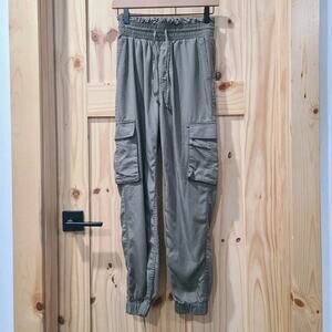 Abercrombie Fitch Green Smocked Waist Pull On Cargo Joggers Womens XS Lyocell